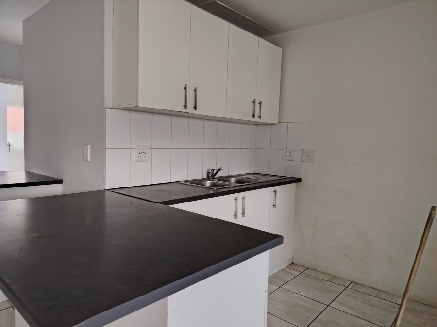 To Let 2 Bedroom Property for Rent in Anchorage Park Western Cape